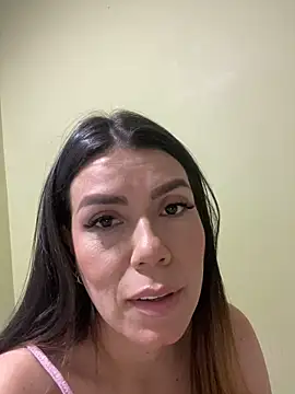 Snapshot of martina_contreras chatting on February 3, 12:03 pm martina contreras online show from February 3, 12:03 pm