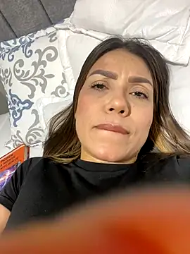 Snapshot of martina_contreras chatting on October 26, 5:13 am martina contreras online show from October 26, 5:13 am