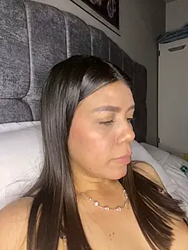 martina contreras online show from April 5, 3:15 am