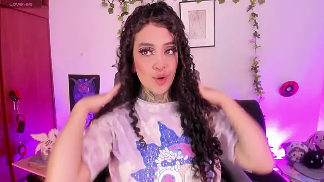 Snapshot of Cata_green chatting on November 6, 7:37 pm Cata green online show from November 6, 7:37 pm