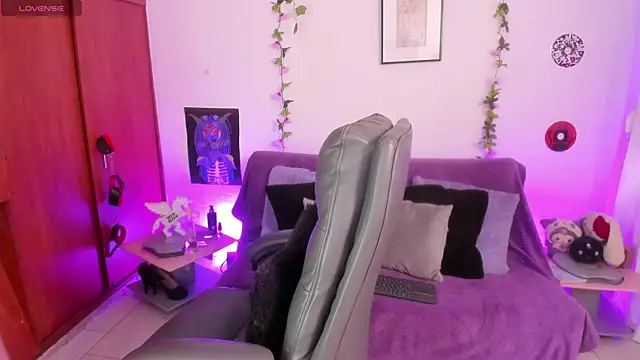 Snapshot of Cata_green chatting on November 10, 7:57 pm Cata green online show from November 10, 7:57 pm