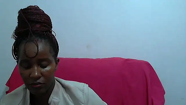 Snapshot of sluttylaura21 chatting on February 18, 4:37 pm sluttylaura21 online show from February 18, 4:37 pm
