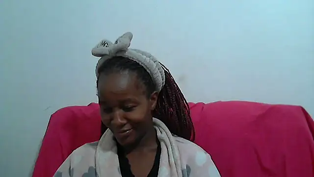 Snapshot of sluttylaura21 chatting on February 20, 6:17 am sluttylaura21 online show from February 20, 6:17 am
