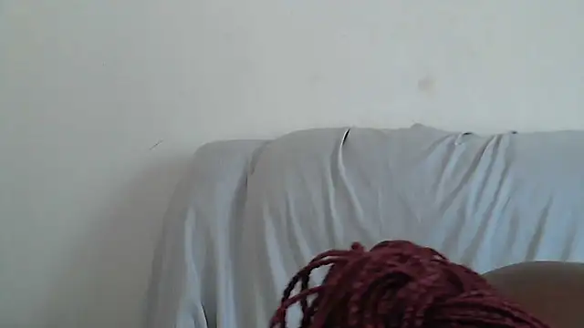 Snapshot of sluttylaura21 chatting on March 13, 11:08 am sluttylaura21 online show from March 13, 11:08 am