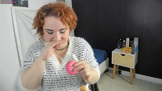 Snapshot of samanthaanderson_ chatting on October 8, 10:07 pm samanthaanderson  online show from October 8, 10:07 pm