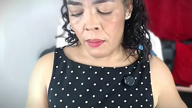 Snapshot of Abril_Beltran_ chatting on October 9, 10:30 pm Abril Beltran online show from October 9, 10:30 pm