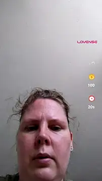 Snapshot of xxSexyBushLinnxx chatting on June 27, 10:53 am xxSexyBushLinnxx online show from June 27, 10:53 am