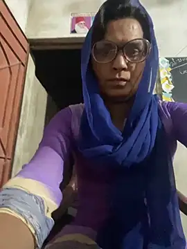 Snapshot of Apple00001@xh chatting on November 23, 9:47 pm Apple00001xh online show from November 23, 9:47 pm