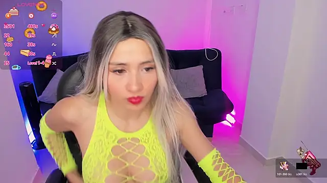 emilly smith 1 online show from November 29, 7:22 am