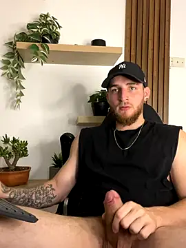 Snapshot of SeanCrawford chatting on December 19, 3:24 am SeanCrawford online show from December 19, 3:24 am