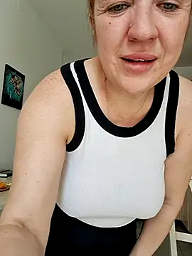 KiraXTender online show from April 6, 3:26 am