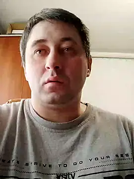 Snapshot of tores992 chatting on December 14, 8:13 am tores992 online show from December 14, 8:13 am