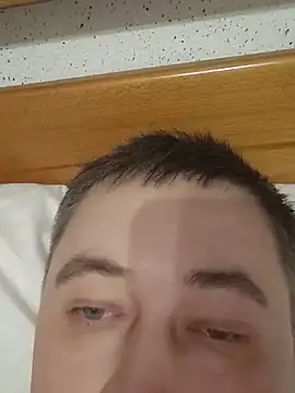 Snapshot of tores992 chatting on September 24, 3:32 am tores992 online show from September 24, 3:32 am