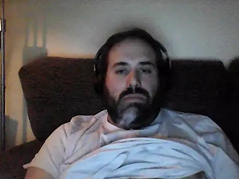 Snapshot of The_Masterxxx14 chatting on April 15, 9:26 pm The Masterxxx14 online show from April 15, 9:26 pm