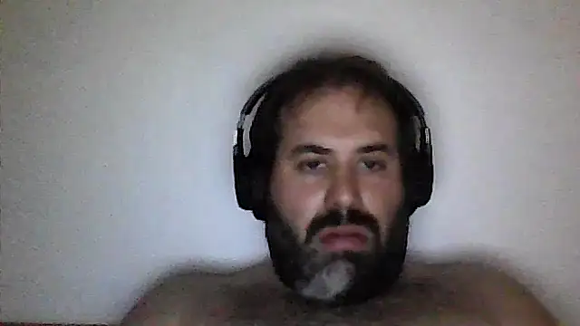 Snapshot of The_Masterxxx14 chatting on May 19, 6:14 pm The Masterxxx14 online show from May 19, 6:14 pm