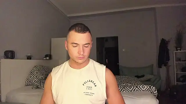 Snapshot of paulblack21 chatting on November 20, 9:47 pm paulblack21 online show from November 20, 9:47 pm