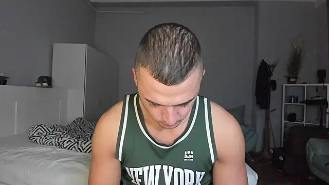 Snapshot of paulblack21 chatting on November 22, 11:31 am paulblack21 online show from November 22, 11:31 am