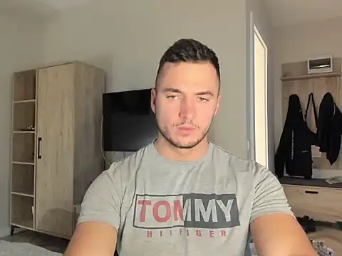 paulblack21 online show from April 4, 10:40 pm