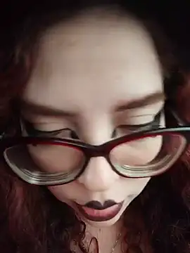 Snapshot of alicce_moon_ chatting on June 28, 6:47 pm alicce moon online show from June 28, 6:47 pm