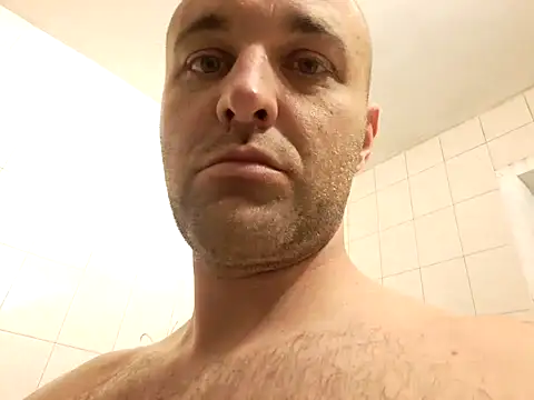 Snapshot of dilosan12345 chatting on December 6, 6:06 pm dilosan12345 online show from December 6, 6:06 pm