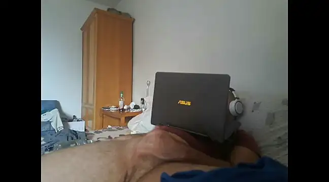 Snapshot of dilosan12345 chatting on February 7, 2:26 pm dilosan12345 online show from February 7, 2:26 pm