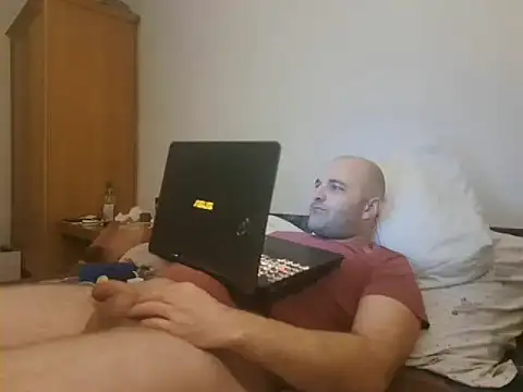 Snapshot of dilosan12345 chatting on February 7, 11:34 pm dilosan12345 online show from February 7, 11:34 pm