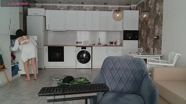 secret library online show from February 17, 11:18 am