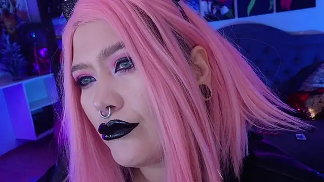 wickedxqueen online show from December 15, 4:18 am