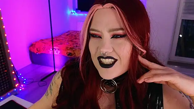 wickedxqueen online show from May 25, 8:04 pm