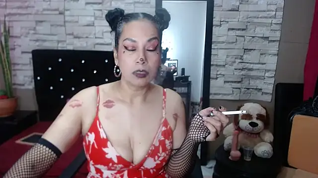 MarianaNight02 online show from October 31, 5:52 am