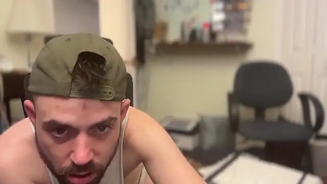 Snapshot of Fr4nk1eFFuxxx chatting on February 16, 12:08 am Fr4nk1eFFuxxx online show from February 16, 12:08 am