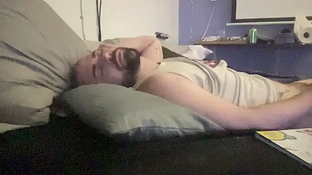 Snapshot of Fr4nk1eFFuxxx chatting on September 12, 2:55 am Fr4nk1eFFuxxx online show from September 12, 2:55 am