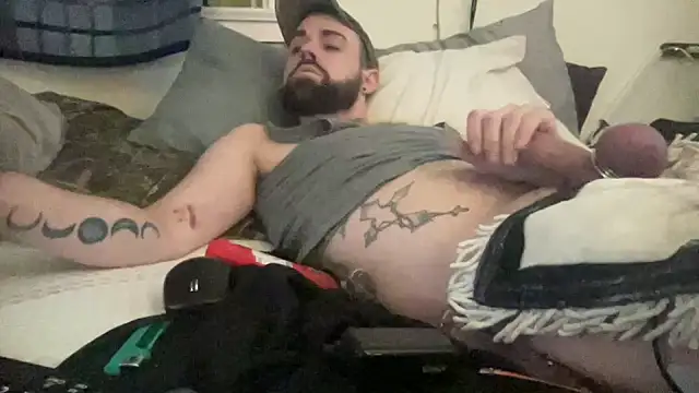 Snapshot of Fr4nk1eFFuxxx chatting on October 5, 2:32 am Fr4nk1eFFuxxx online show from October 5, 2:32 am