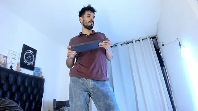 JohanyLatino online show from January 16, 11:48 pm