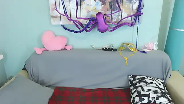 EverlyRays online show from December 7, 8:11 am