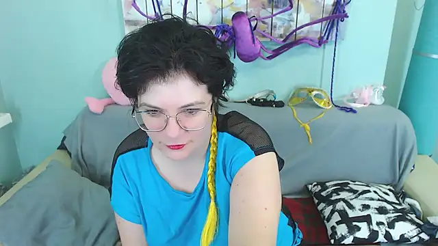 EverlyRays online show from December 10, 7:37 am