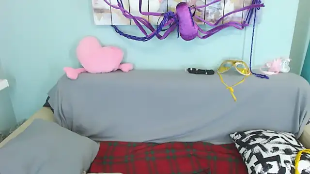 EverlyRays online show from December 10, 3:33 pm