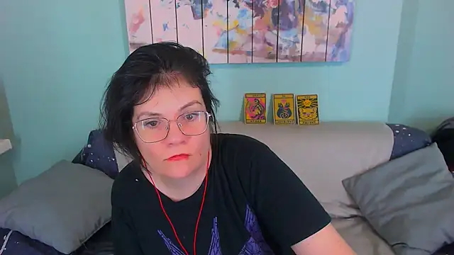 EverlyRays online show from February 11, 3:50 pm