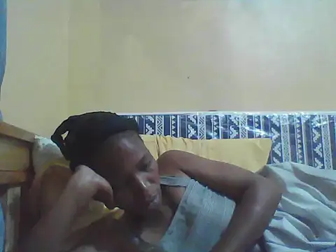 Snapshot of Smillie_prety chatting on April 26, 2:42 am Smillie prety online show from April 26, 2:42 am