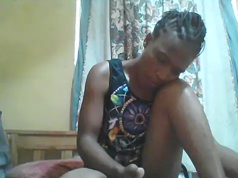Snapshot of Smillie_prety chatting on July 7, 8:40 am Smillie prety online show from July 7, 8:40 am