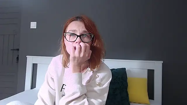 Snapshot of AugustStormS chatting on September 17, 6:31 pm AugustStormS online show from September 17, 6:31 pm