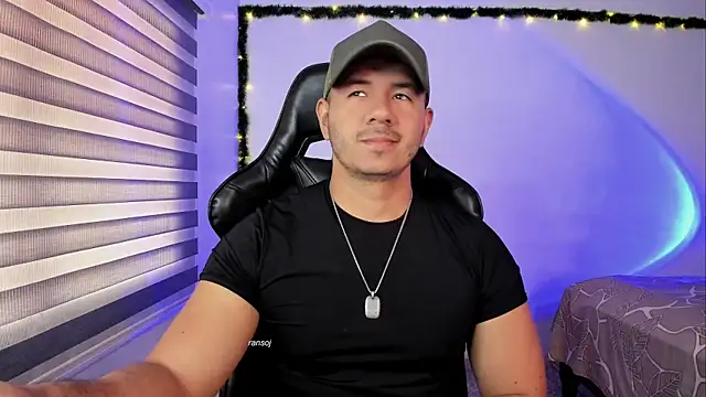 Snapshot of ransoj chatting on January 13, 2:22 pm ransoj online show from January 13, 2:22 pm