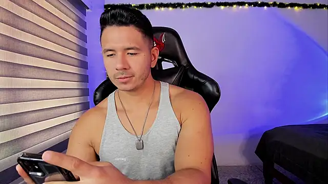 Snapshot of ransoj chatting on February 9, 2:43 pm ransoj online show from February 9, 2:43 pm