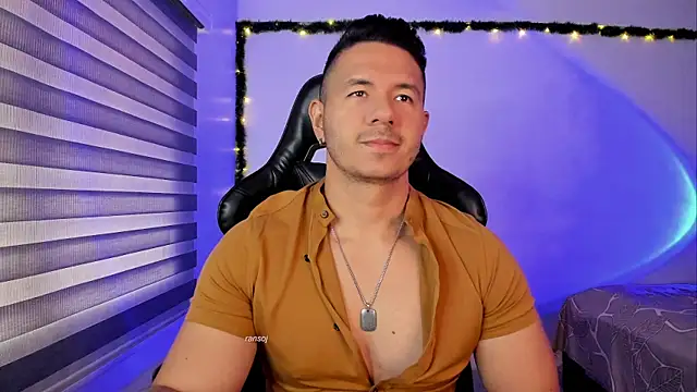 Snapshot of ransoj chatting on February 21, 2:29 pm ransoj online show from February 21, 2:29 pm