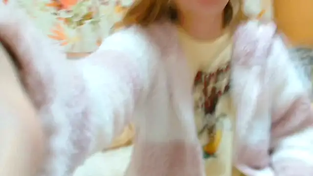 liliyRiSAcha-n online show from December 25, 7:13 pm