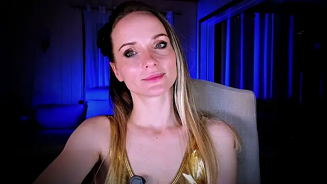 Snapshot of Louise-dance chatting on January 11, 12:33 am Louise-dance online show from January 11, 12:33 am