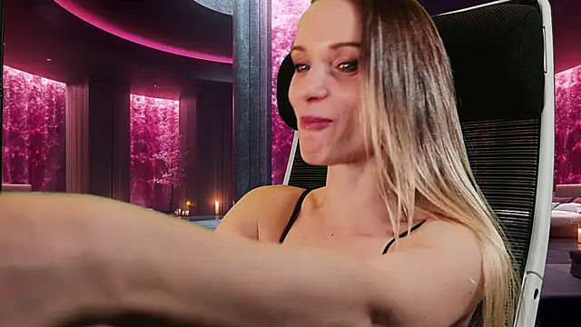 Snapshot of Louise-dance chatting on March 22, 2:16 am Louise-dance online show from March 22, 2:16 am