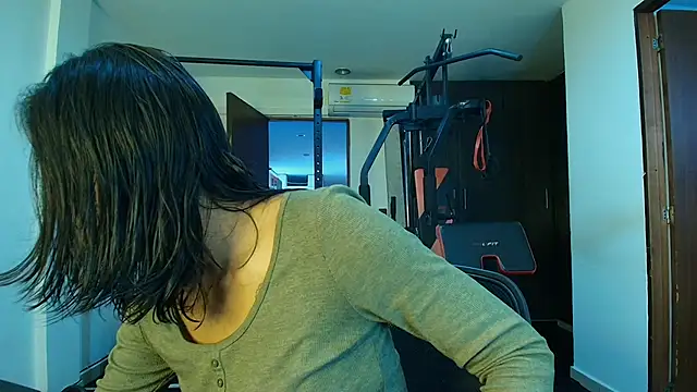 JuliKim  online show from October 9, 12:25 pm