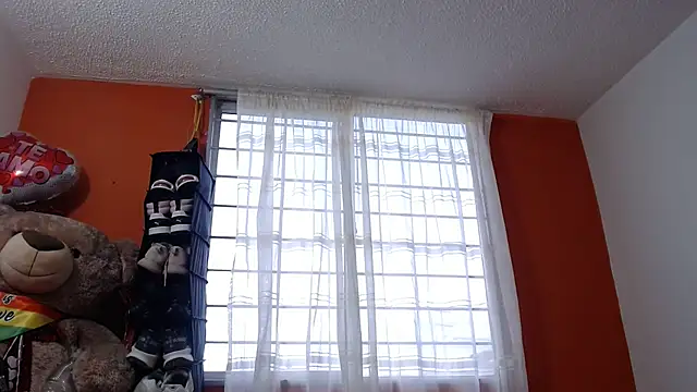 lady hot2xx online show from April 18, 10:10 pm