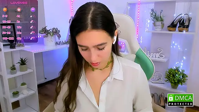  Eliizabeth  online show from January 14, 9:42 pm